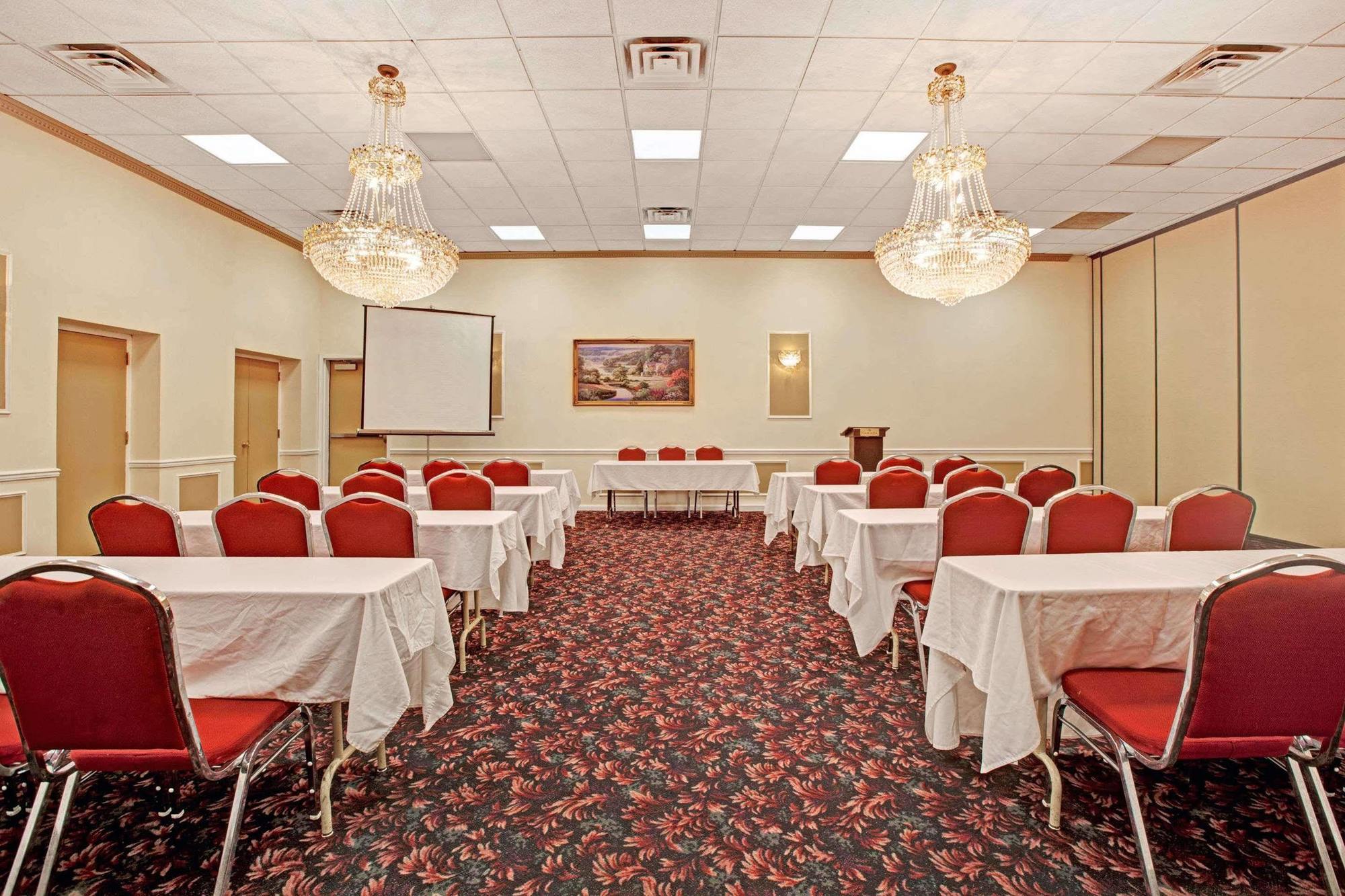 Ramada By Wyndham Flemington Ξενοδοχείο Εξωτερικό φωτογραφία